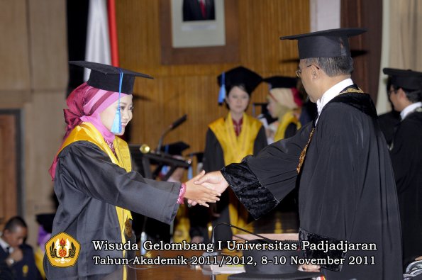 wisuda-fakultas-ilmu-keperawatan-oleh-rektor-048