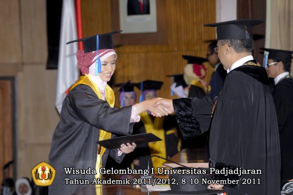 wisuda-fakultas-ilmu-keperawatan-oleh-rektor-050