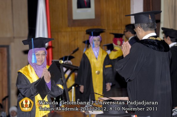 wisuda-fakultas-ilmu-keperawatan-oleh-rektor-051