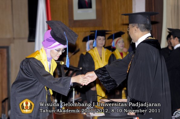 wisuda-fakultas-ilmu-keperawatan-oleh-rektor-052