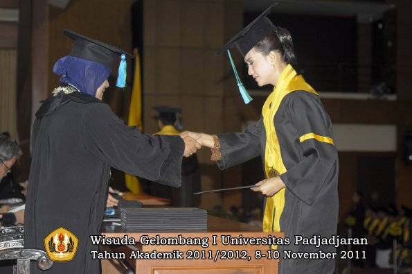 wisuda-fakultas-pik-oleh-dekan-024