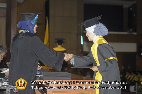 wisuda-fakultas-pik-oleh-dekan-027