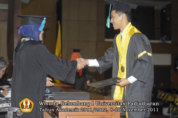 wisuda-fakultas-pik-oleh-dekan-029