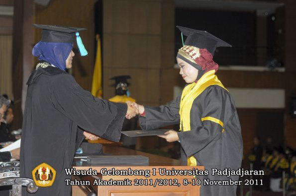 wisuda-fakultas-pik-oleh-dekan-033