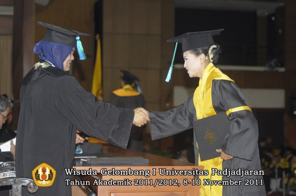 wisuda-fakultas-pik-oleh-dekan-035