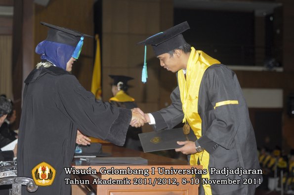 wisuda-fakultas-pik-oleh-dekan-036