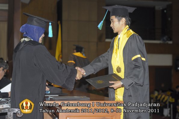 wisuda-fakultas-pik-oleh-dekan-037