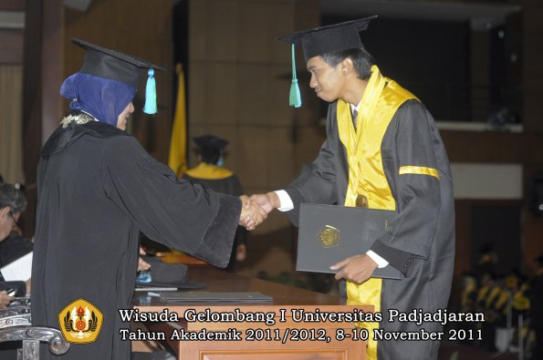wisuda-fakultas-pik-oleh-dekan-038