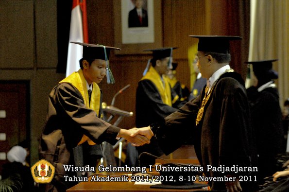 wisuda-fakultas-pik-oleh-rektor-001