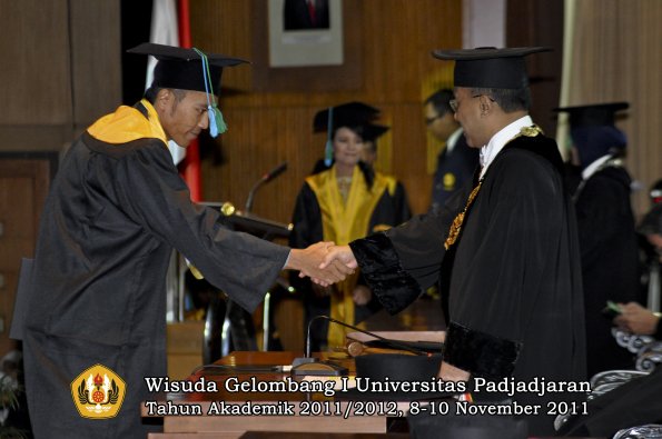wisuda-fakultas-pik-oleh-rektor-010