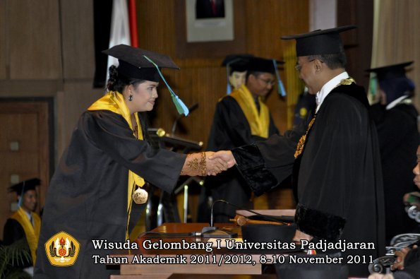 wisuda-fakultas-pik-oleh-rektor-022