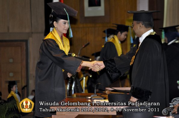 wisuda-fakultas-pik-oleh-rektor-024