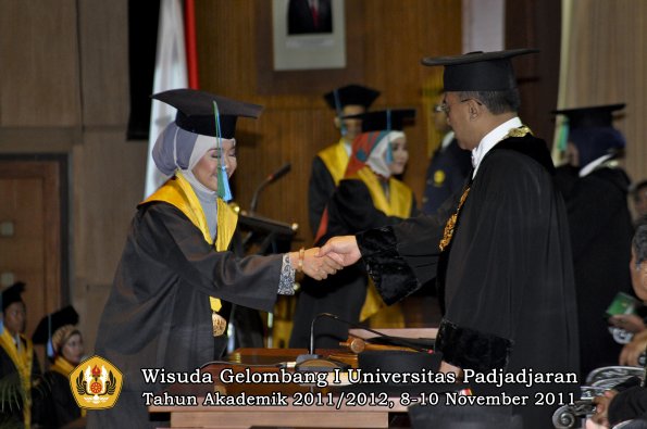 wisuda-fakultas-pik-oleh-rektor-027