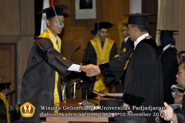 wisuda-fakultas-pik-oleh-rektor-029