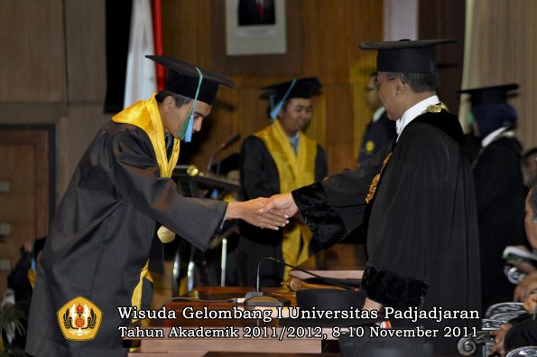 wisuda-fakultas-pik-oleh-rektor-030