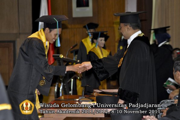 wisuda-fakultas-pik-oleh-rektor-034