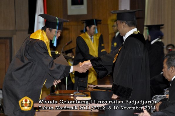 wisuda-fakultas-pik-oleh-rektor-036
