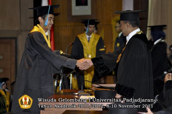 wisuda-fakultas-pik-oleh-rektor-037