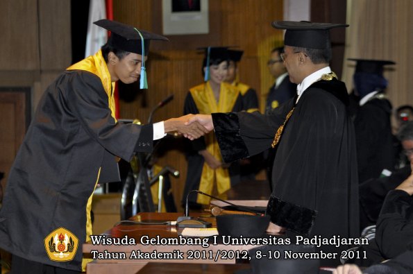 wisuda-fakultas-pik-oleh-rektor-038