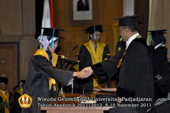 wisuda-fakultas-pik-oleh-rektor-044