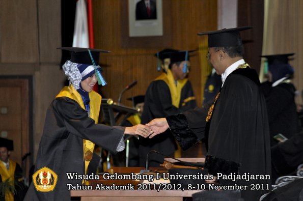 wisuda-fakultas-pik-oleh-rektor-045
