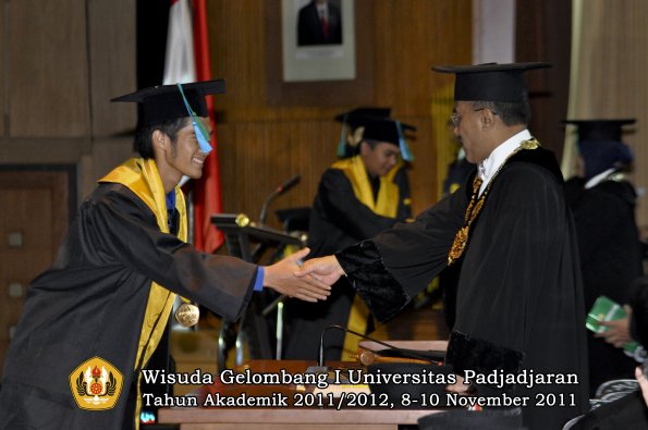 wisuda-fakultas-pik-oleh-rektor-047