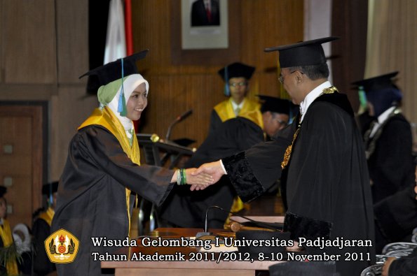 wisuda-fakultas-pik-oleh-rektor-057