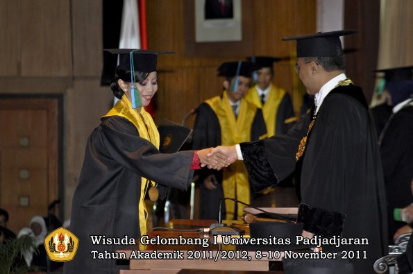 wisuda-fakultas-pik-oleh-rektor-063