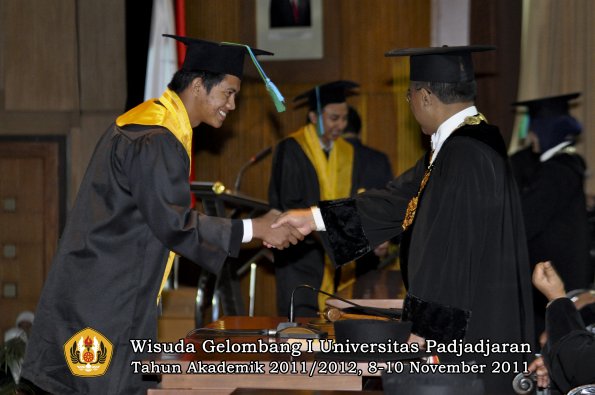 wisuda-fakultas-pik-oleh-rektor-065