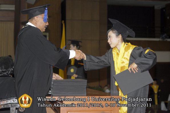 wisuda-fakultas-isip-oleh-dekan-012