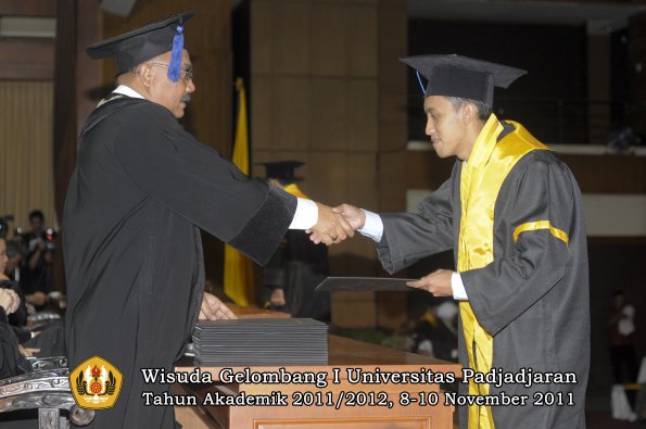 wisuda-fakultas-isip-oleh-dekan-022