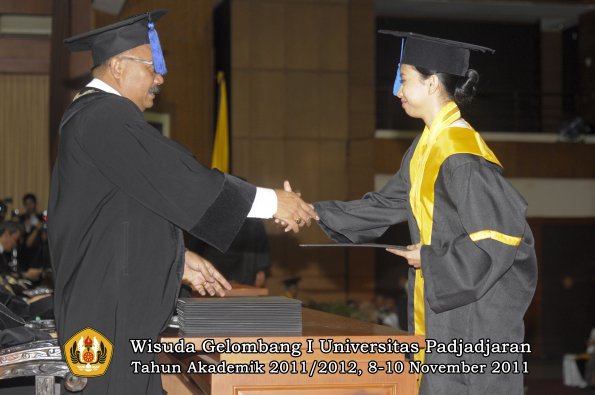 wisuda-fakultas-isip-oleh-dekan-024