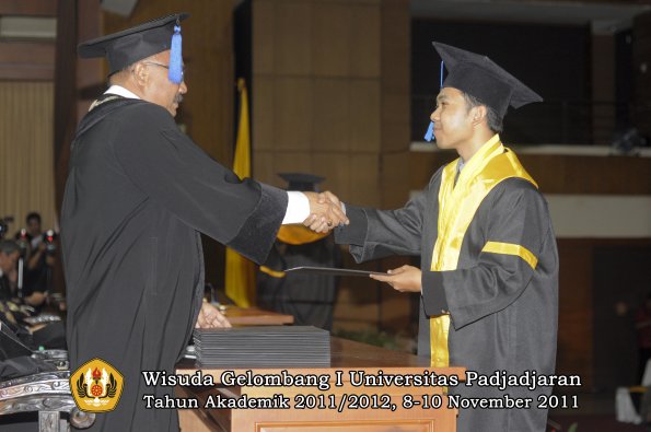 wisuda-fakultas-isip-oleh-dekan-025