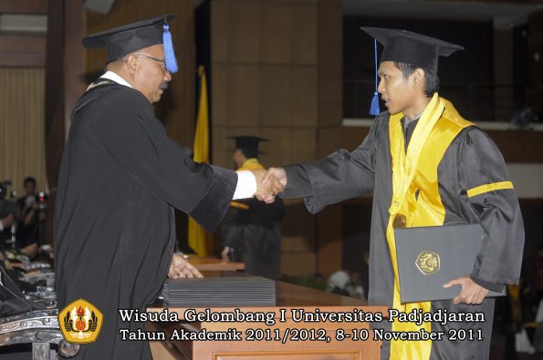 wisuda-fakultas-isip-oleh-dekan-028
