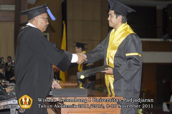 wisuda-fakultas-isip-oleh-dekan-029