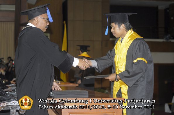 wisuda-fakultas-isip-oleh-dekan-031