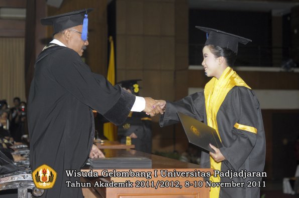 wisuda-fakultas-isip-oleh-dekan-034