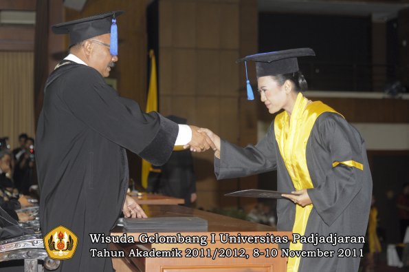 wisuda-fakultas-isip-oleh-dekan-035