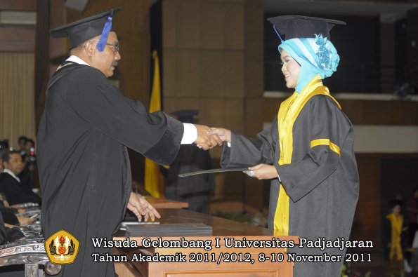 wisuda-fakultas-isip-oleh-dekan-037