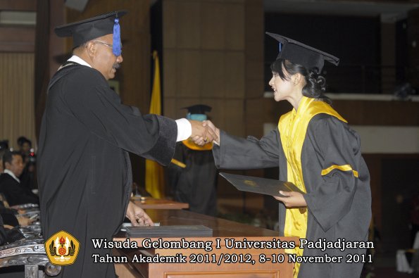 wisuda-fakultas-isip-oleh-dekan-038