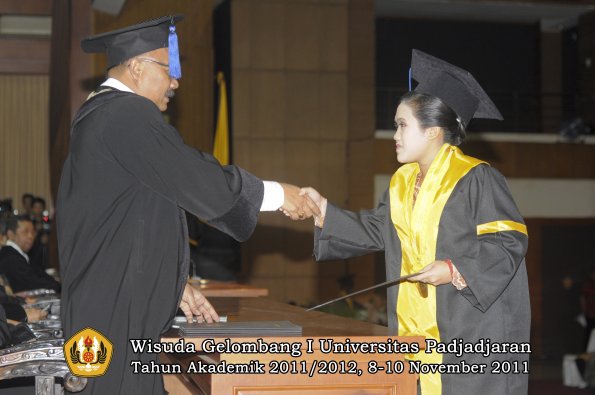 wisuda-fakultas-isip-oleh-dekan-039