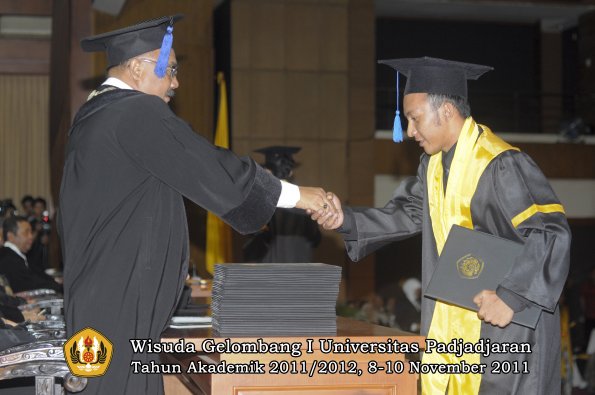 wisuda-fakultas-isip-oleh-dekan-045