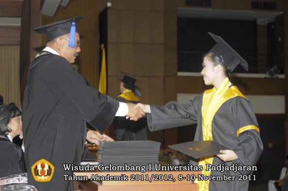 wisuda-fakultas-isip-oleh-dekan-051