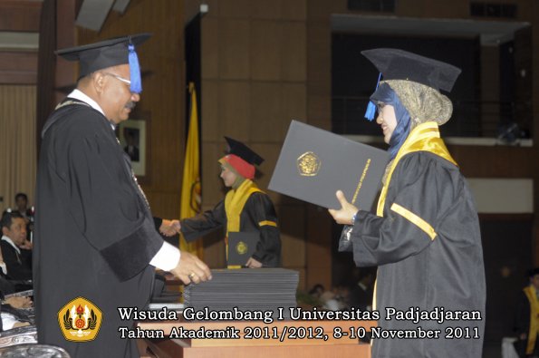 wisuda-fakultas-isip-oleh-dekan-054