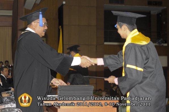 wisuda-fakultas-isip-oleh-dekan-056