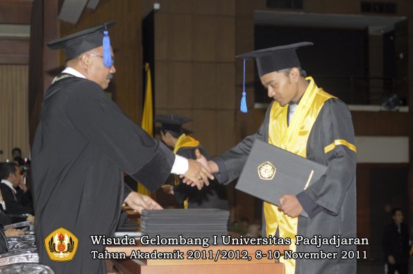 wisuda-fakultas-isip-oleh-dekan-057