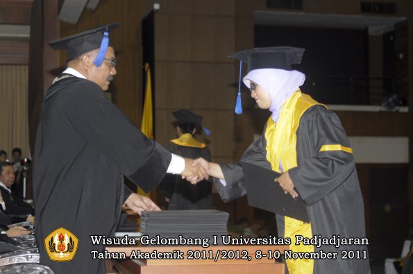 wisuda-fakultas-isip-oleh-dekan-058