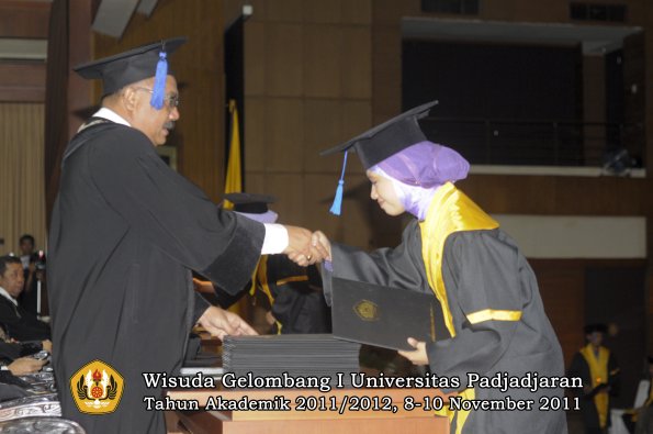 wisuda-fakultas-isip-oleh-dekan-059