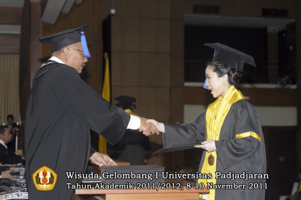 wisuda-fakultas-isip-oleh-dekan-064