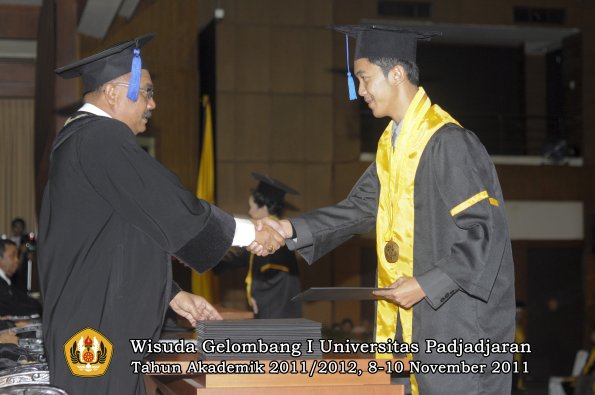 wisuda-fakultas-isip-oleh-dekan-065